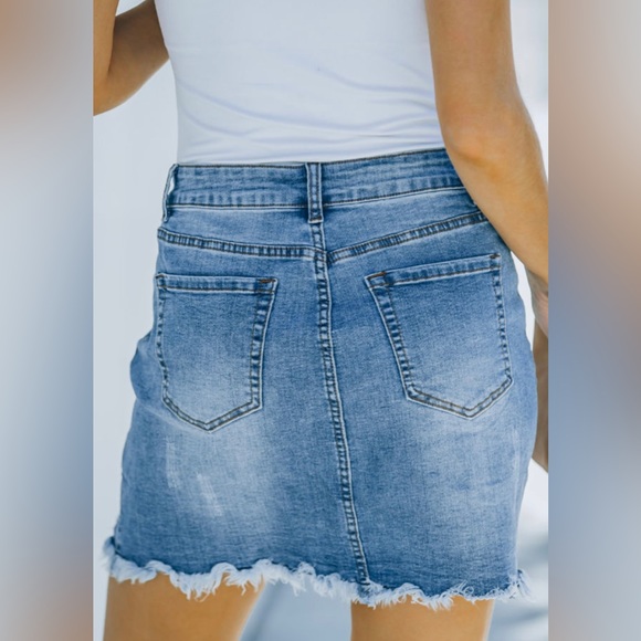 Denim Distressed Raw Hem Mini Skirt - Picture 3 of 4